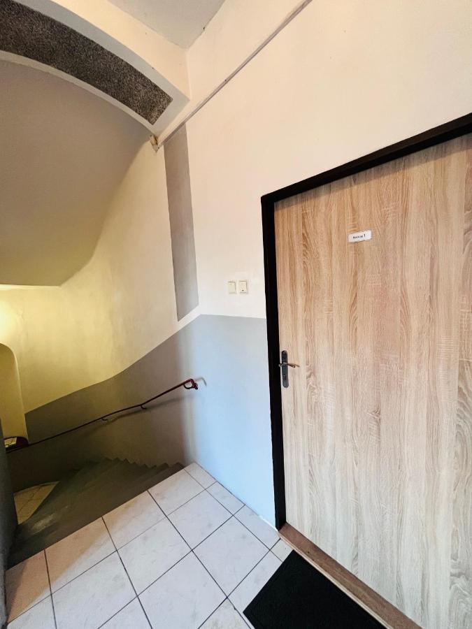 דצ'ין Apartma Luxura מראה חיצוני תמונה