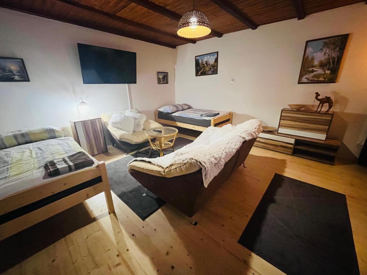 דצ'ין Apartma Luxura מראה חיצוני תמונה