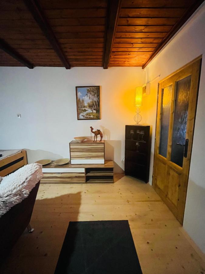 דצ'ין Apartma Luxura מראה חיצוני תמונה