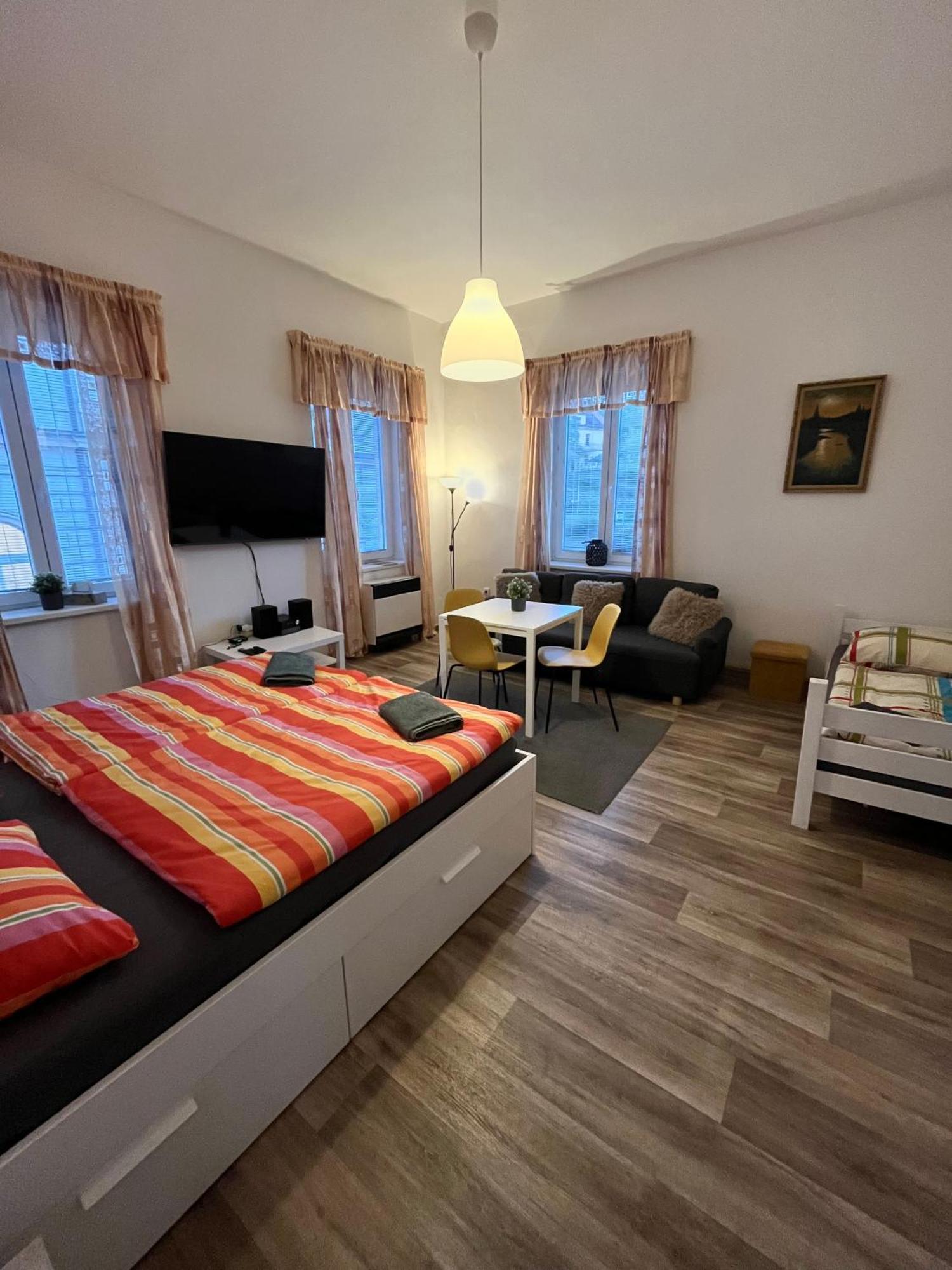 דצ'ין Apartma Luxura מראה חיצוני תמונה