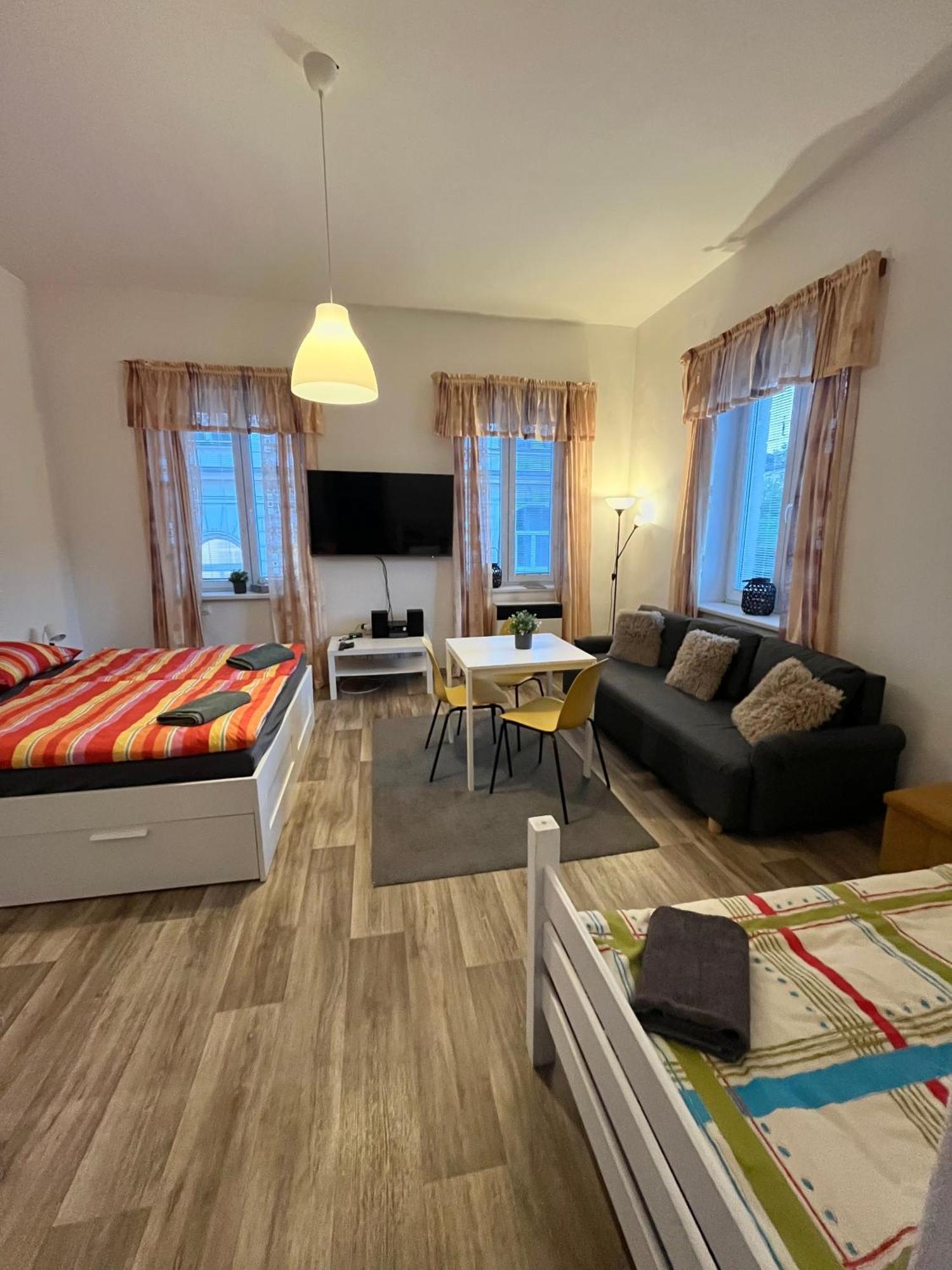 דצ'ין Apartma Luxura מראה חיצוני תמונה