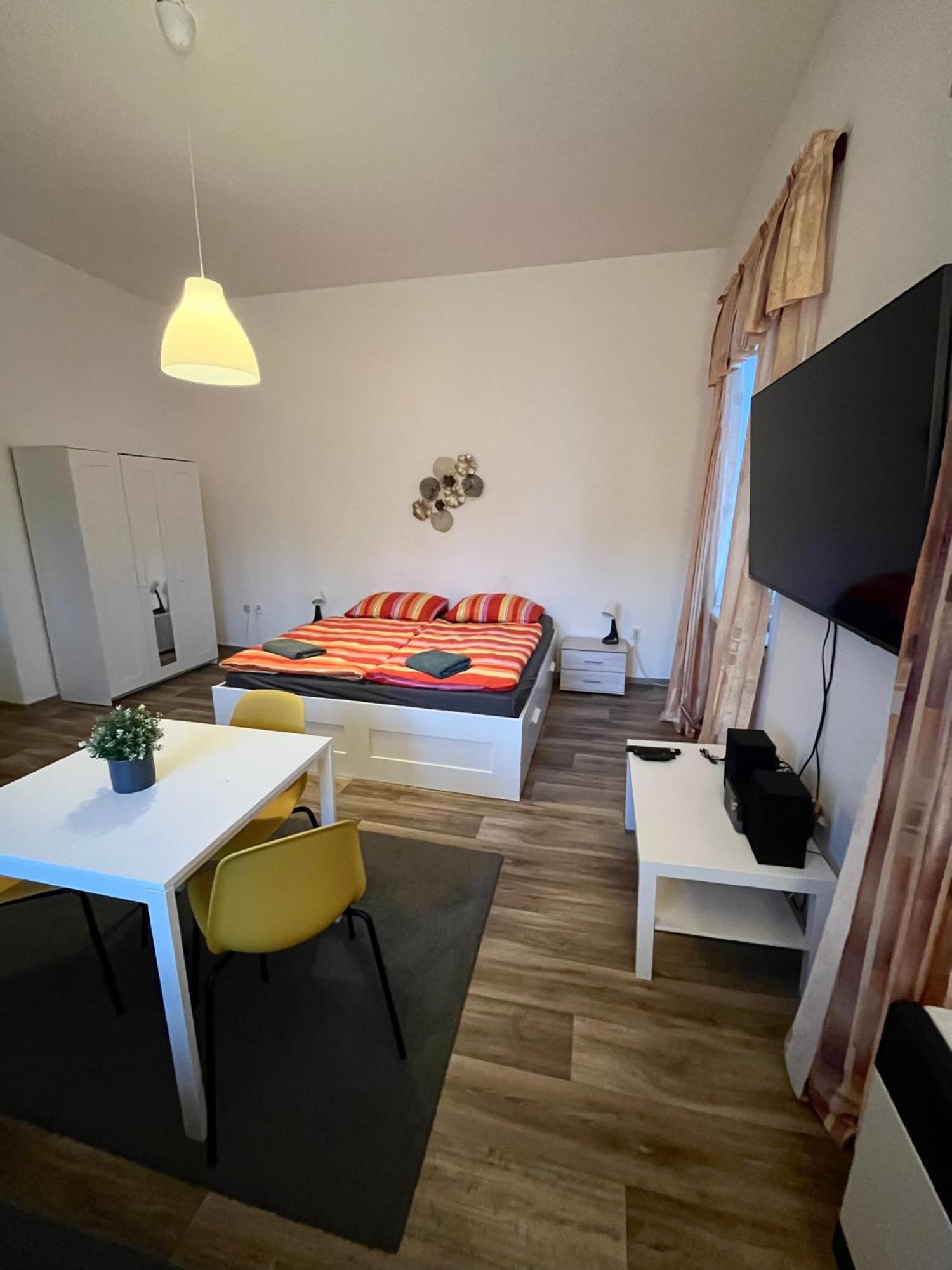 דצ'ין Apartma Luxura מראה חיצוני תמונה
