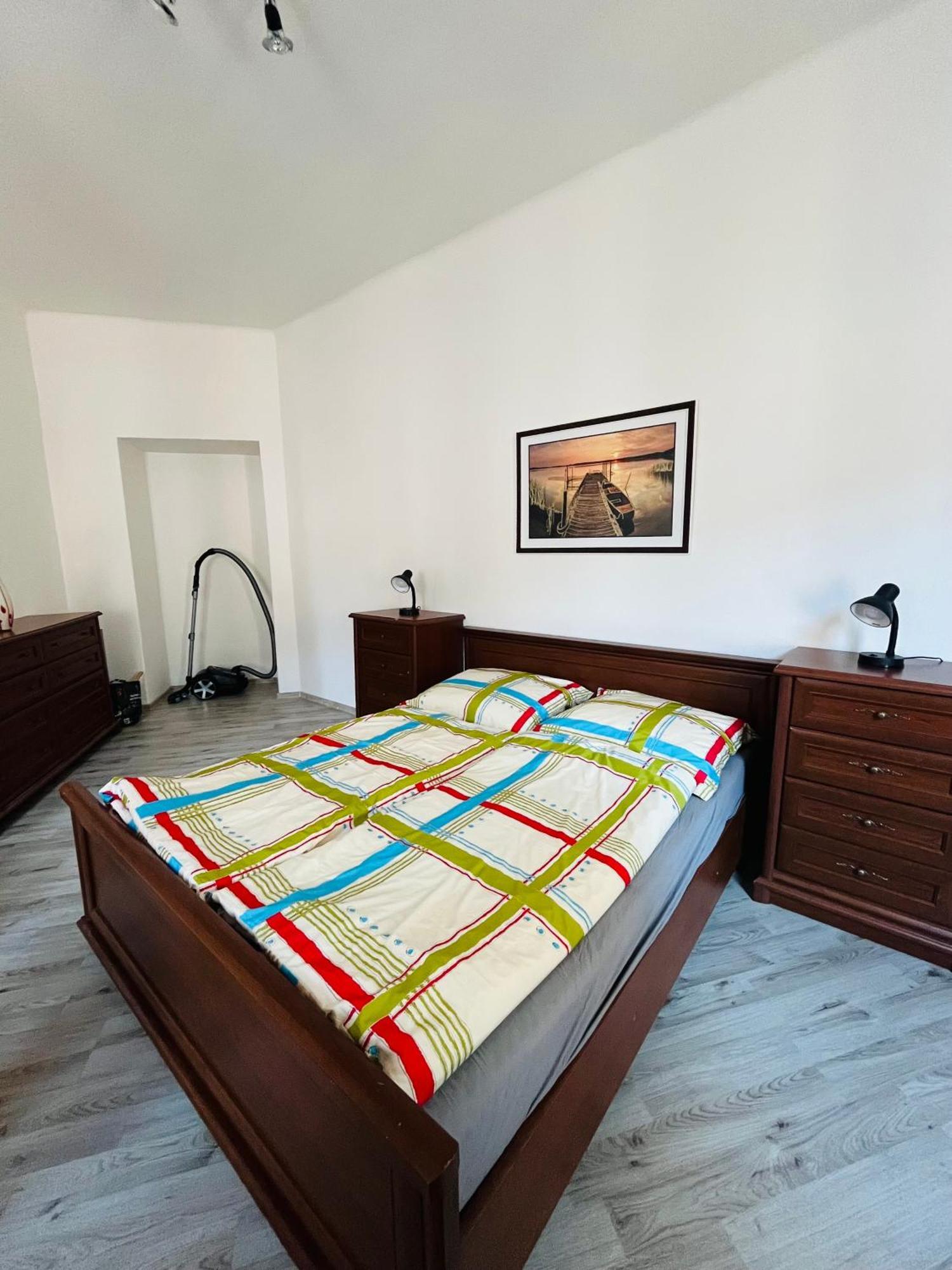 דצ'ין Apartma Luxura מראה חיצוני תמונה
