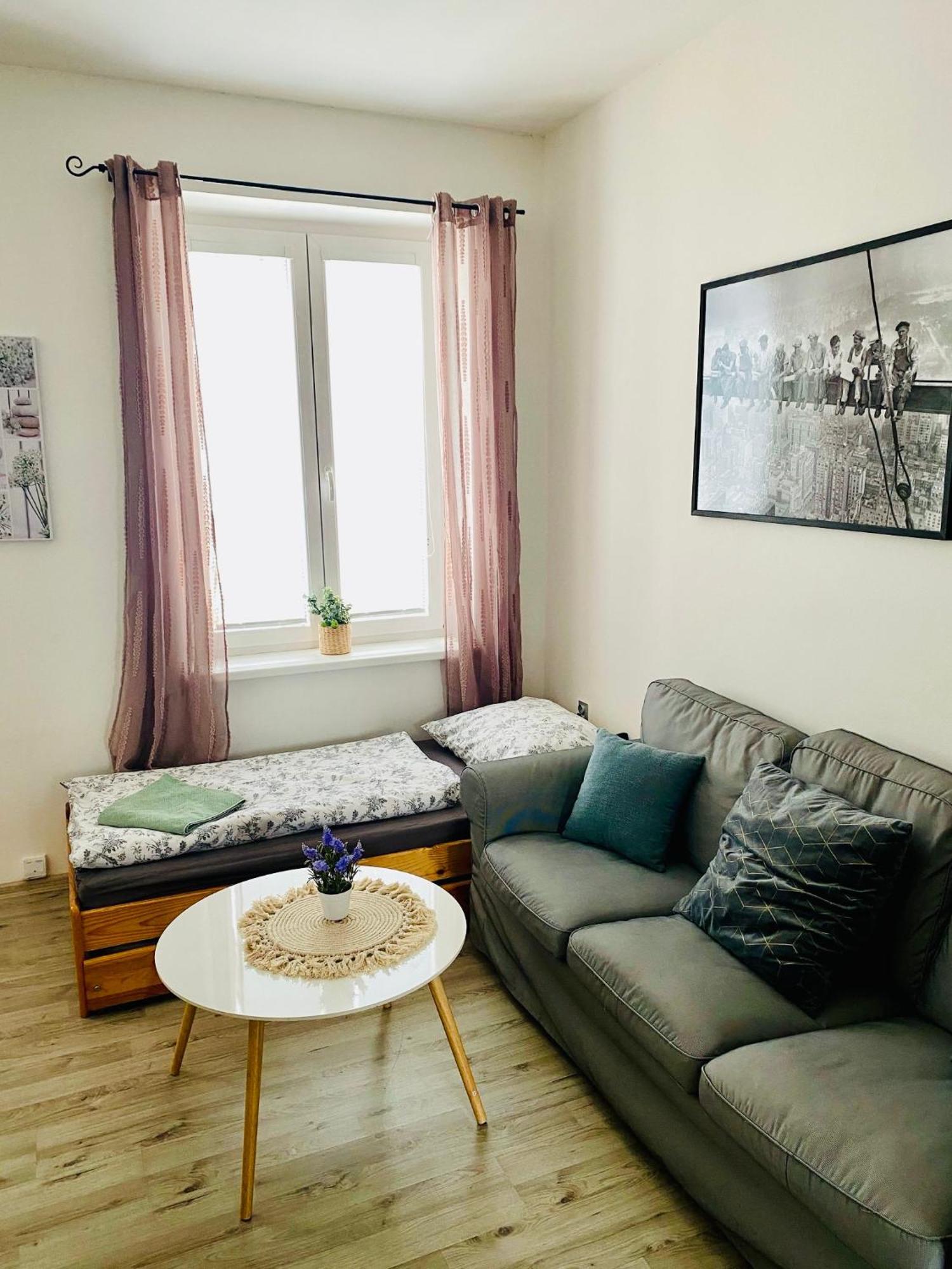 דצ'ין Apartma Luxura מראה חיצוני תמונה