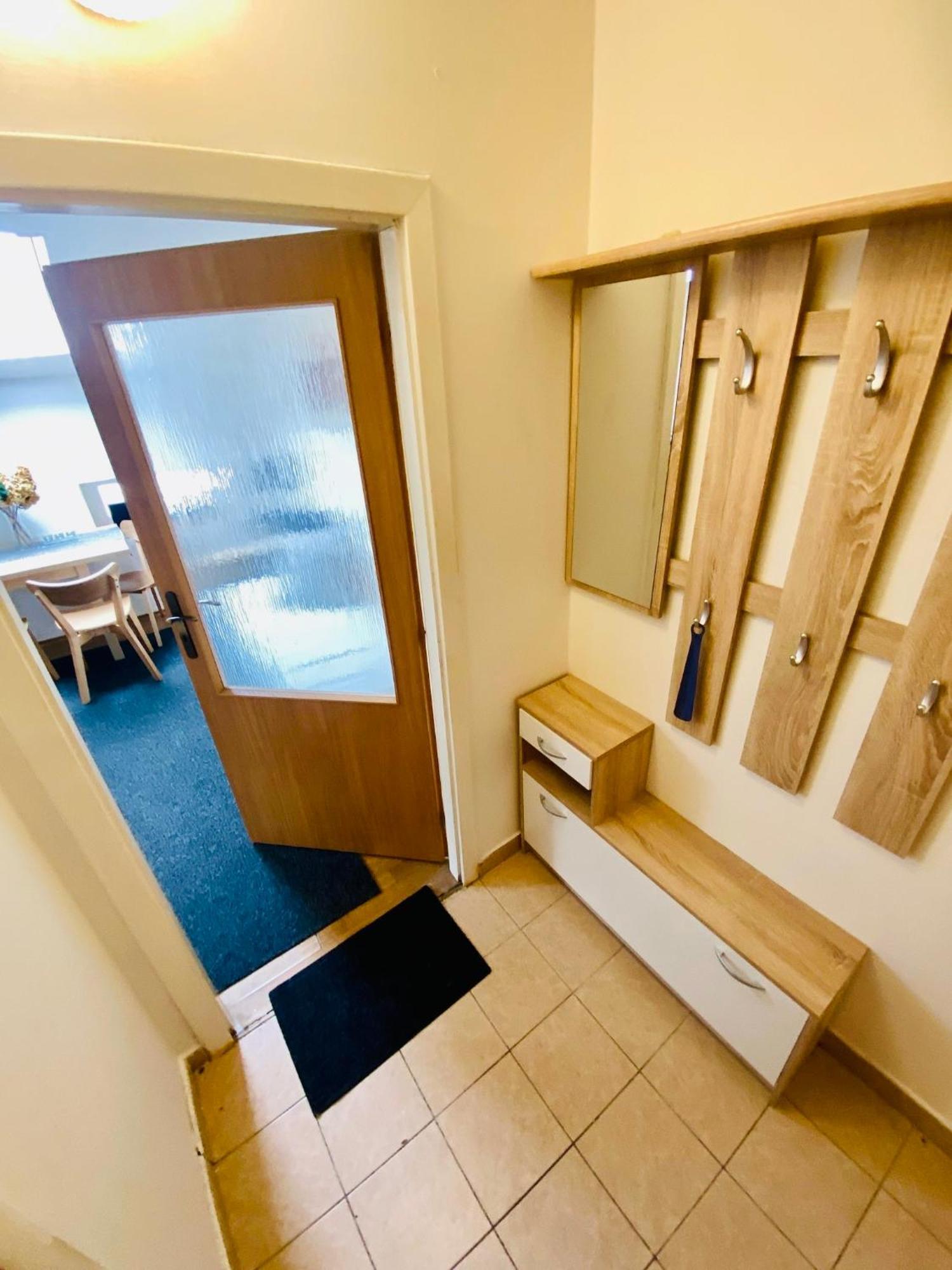 דצ'ין Apartma Luxura מראה חיצוני תמונה