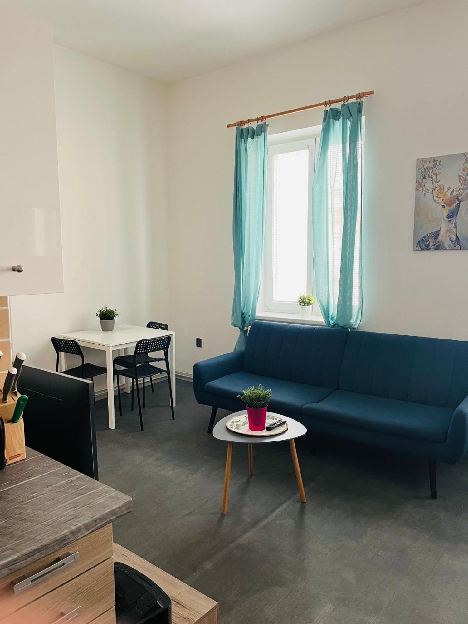 דצ'ין Apartma Luxura מראה חיצוני תמונה